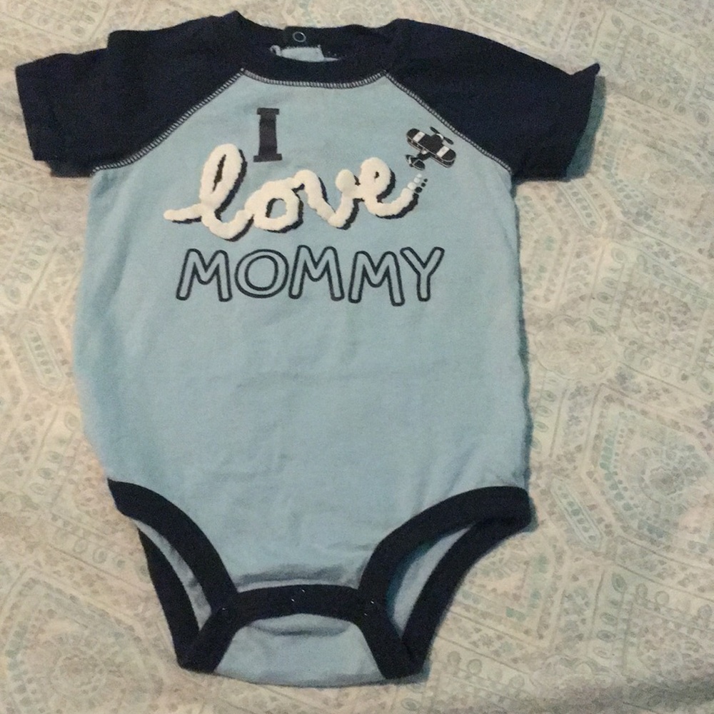9 month baby shirt “I LOVE MOMMY” .
